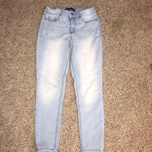 No Boundaries Light Wash Skinny Jeggings